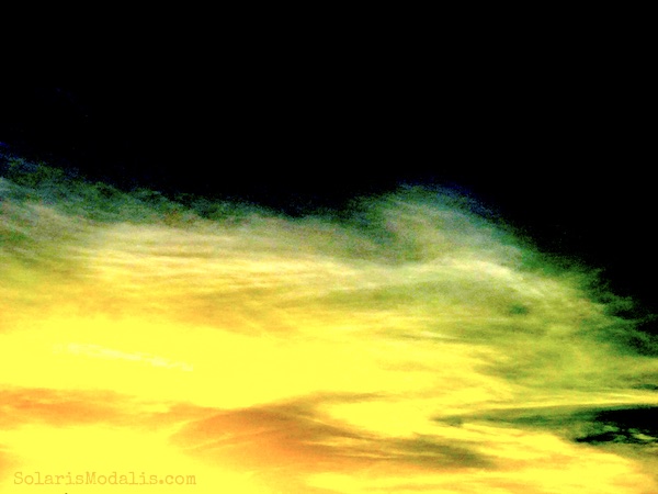 A Stunning Photograph of an Interdimensional UFO - Solaris Modalis